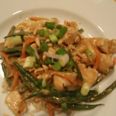 Chicken And Green Beans In Spicy Peanut