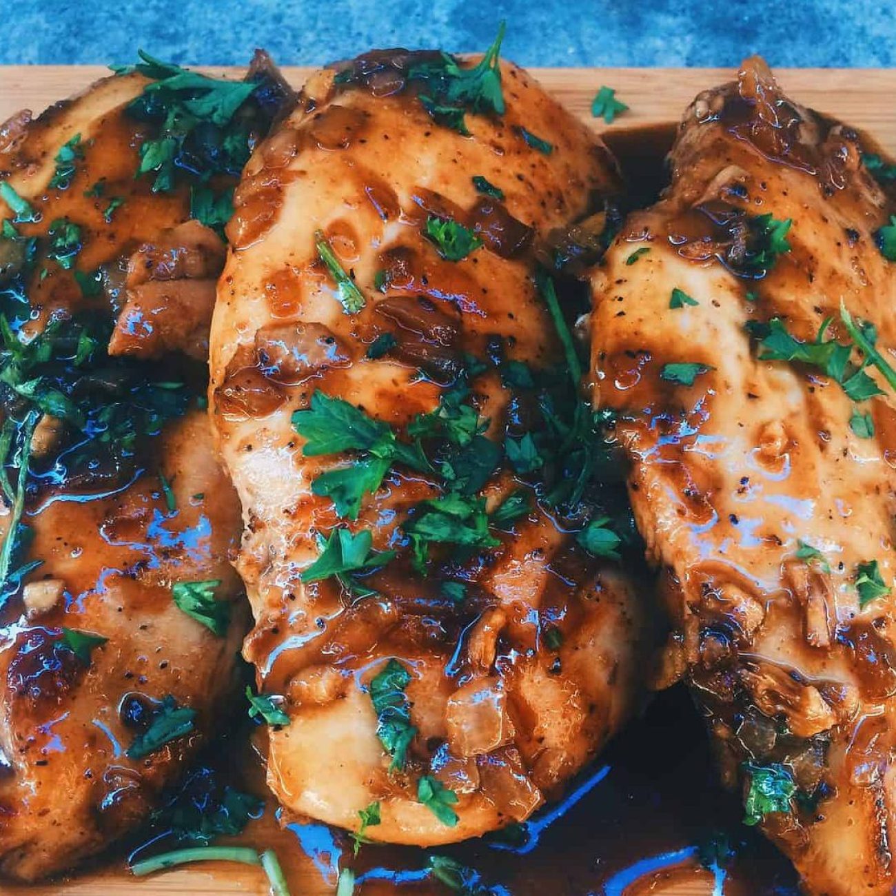 Chicken Breasts With Garlic And Balsamic Vinegar