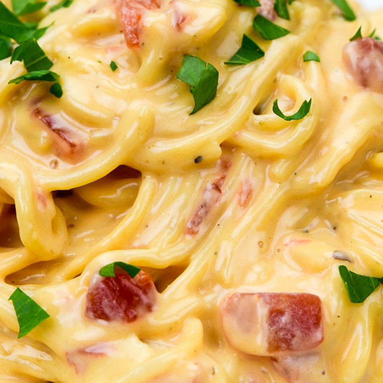 Chicken Spaghetti With Cheesy Cream