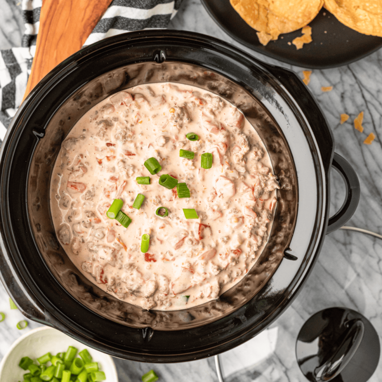 Chicky Rotel Dip / 3 Ingredients