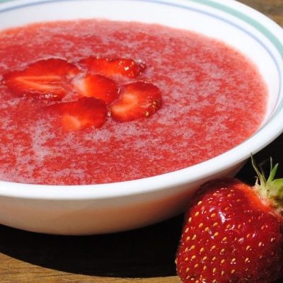 Chilled Strawberry And White Wine Soup Recipe
