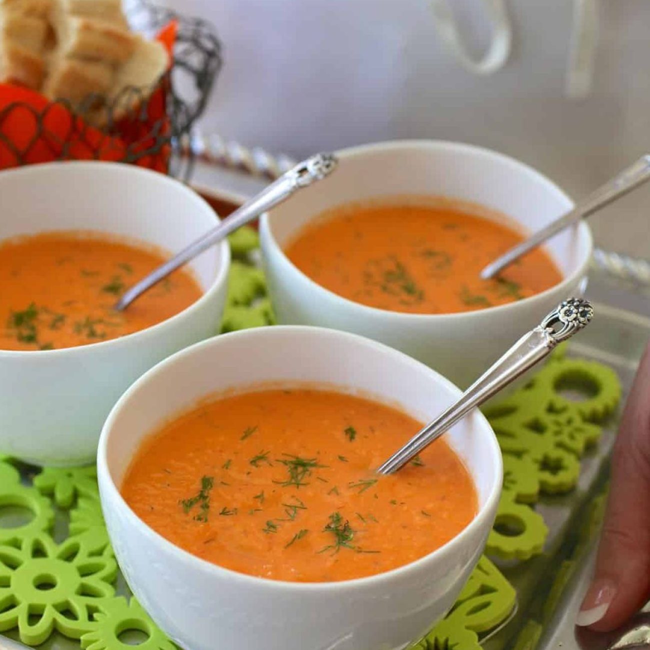 Chilled Tomato And Dill Soup