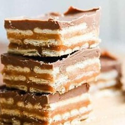 Chocolate Cracker Bars