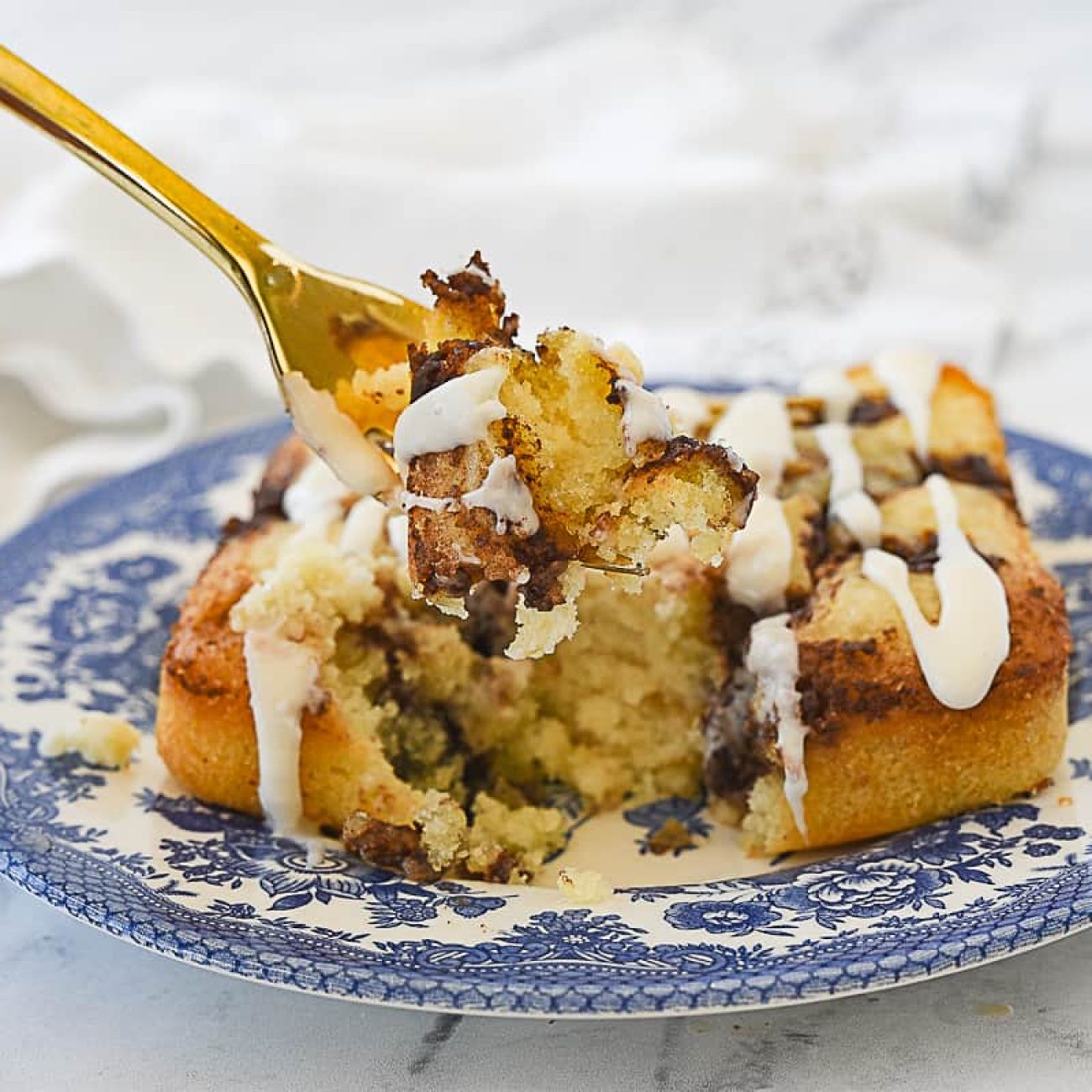 Cinnamon Roll Swirl Cake