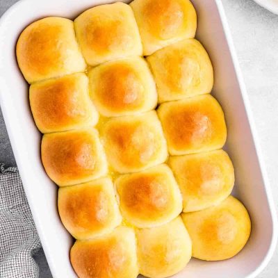 Classic White Dinner Rolls