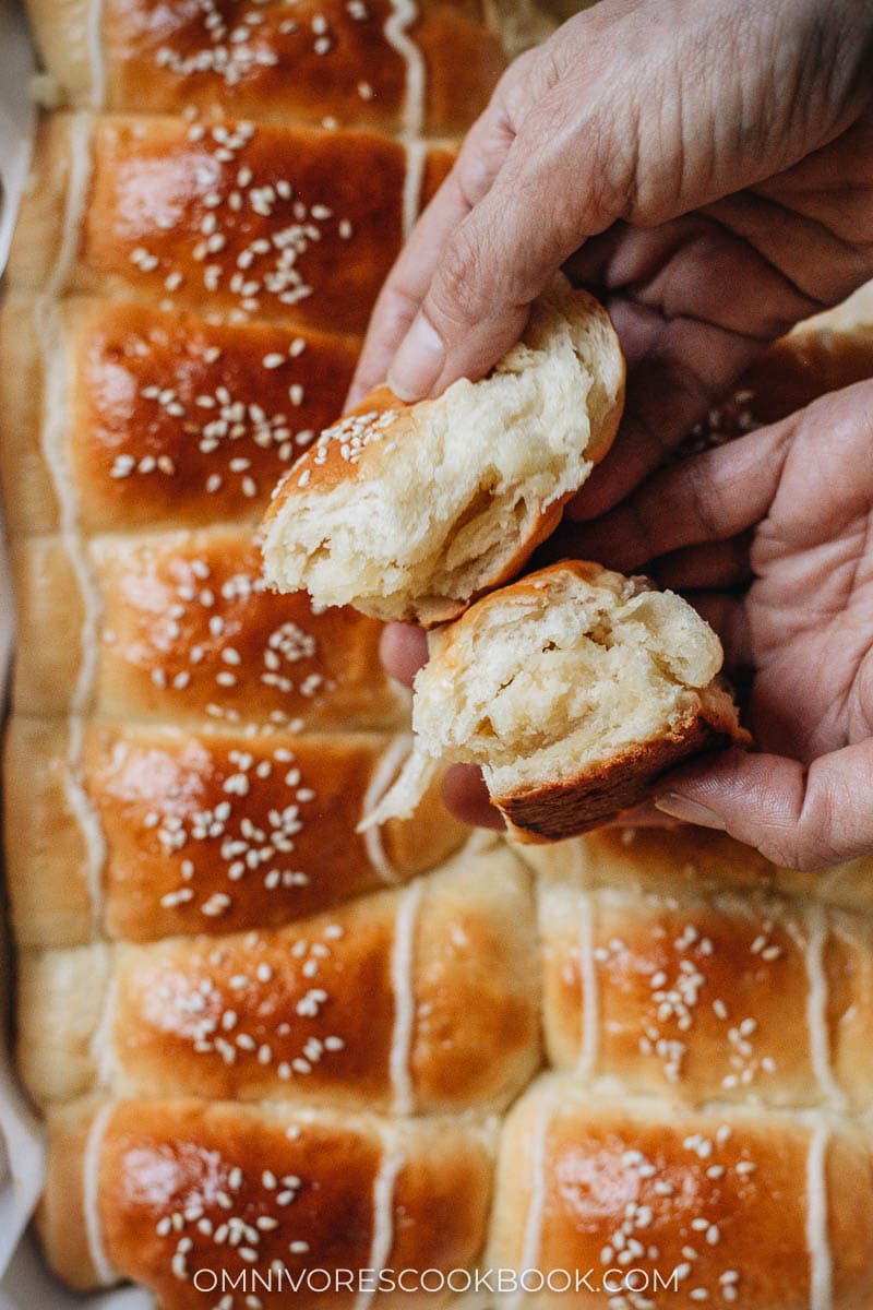 Coconut Milk Pudding Rolls