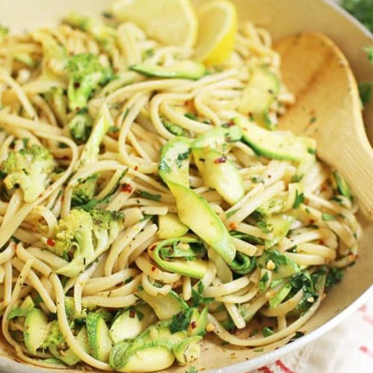 Courgette / Zucchini Pasta With Chili, Garlic