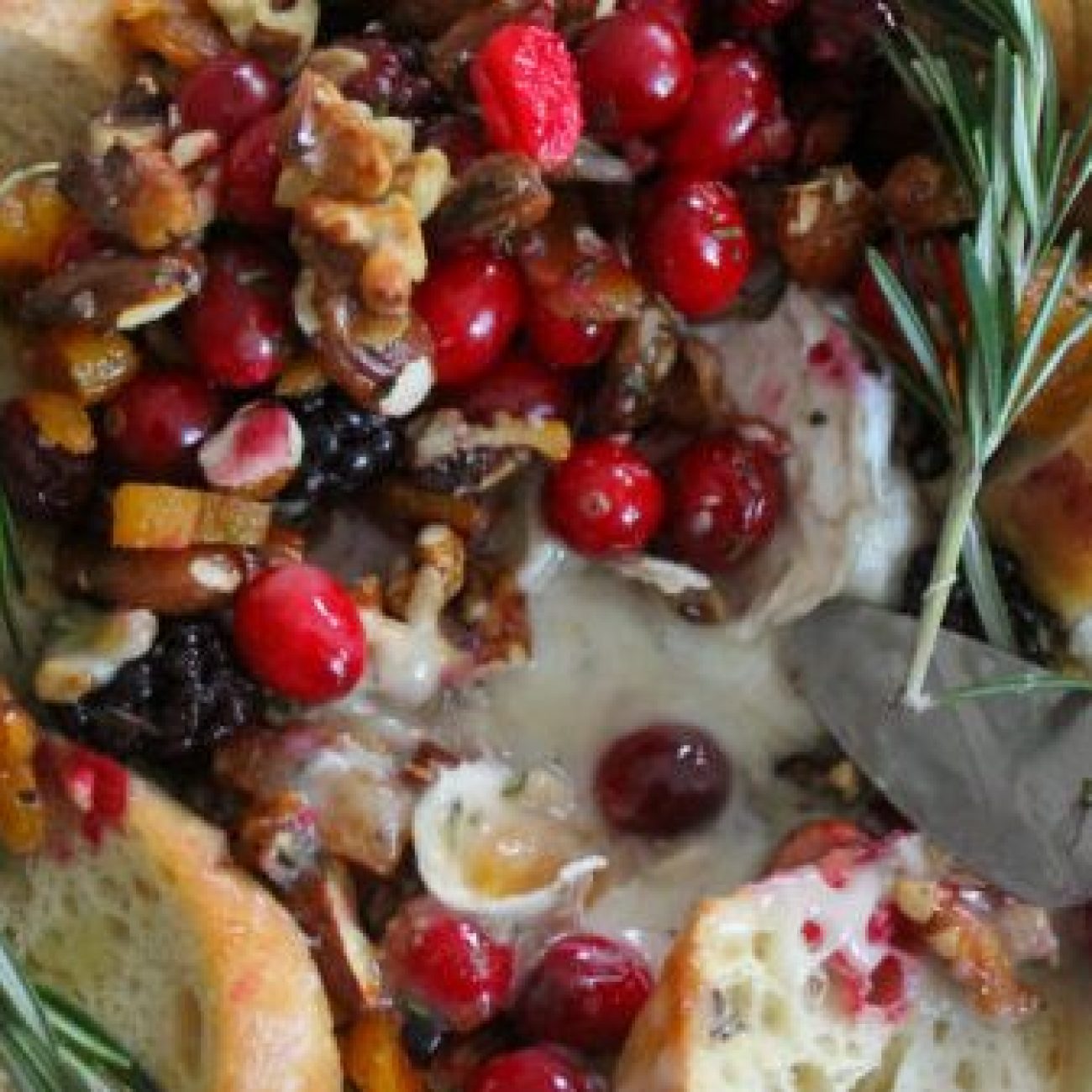 Cranberry and Apple Glazed Brie: A Cozy, Warm Appetizer Recipe