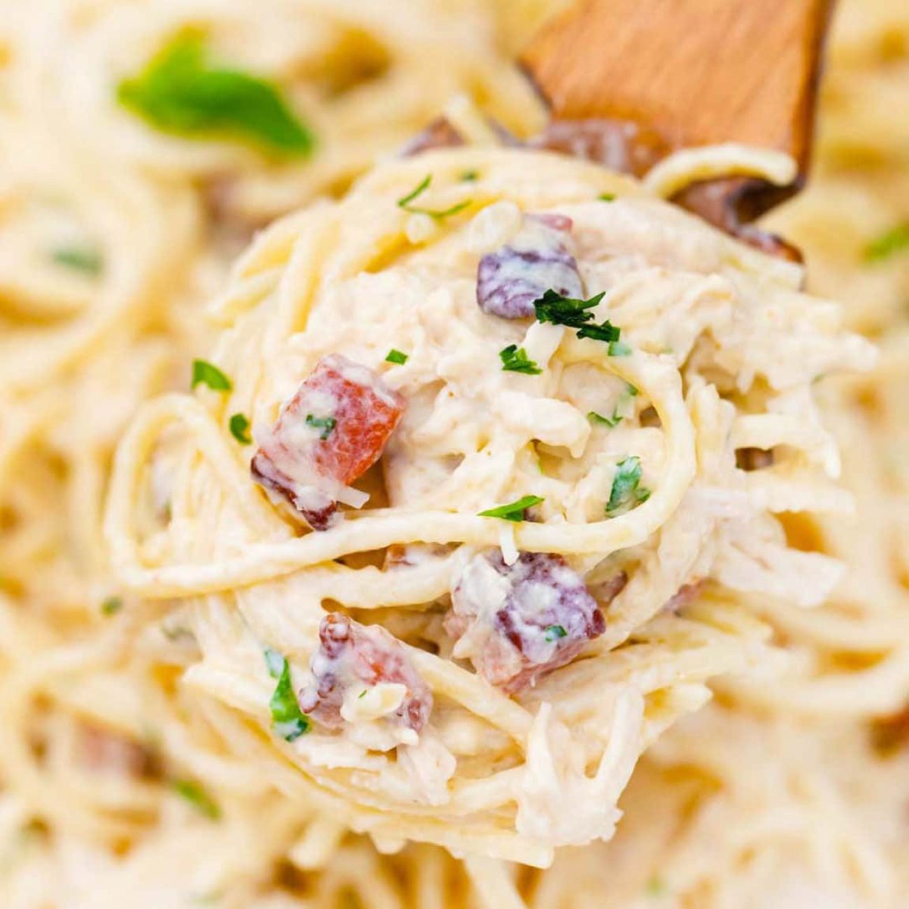 Creamy Chicken Carbonara Delight: The Ultimate Recipe