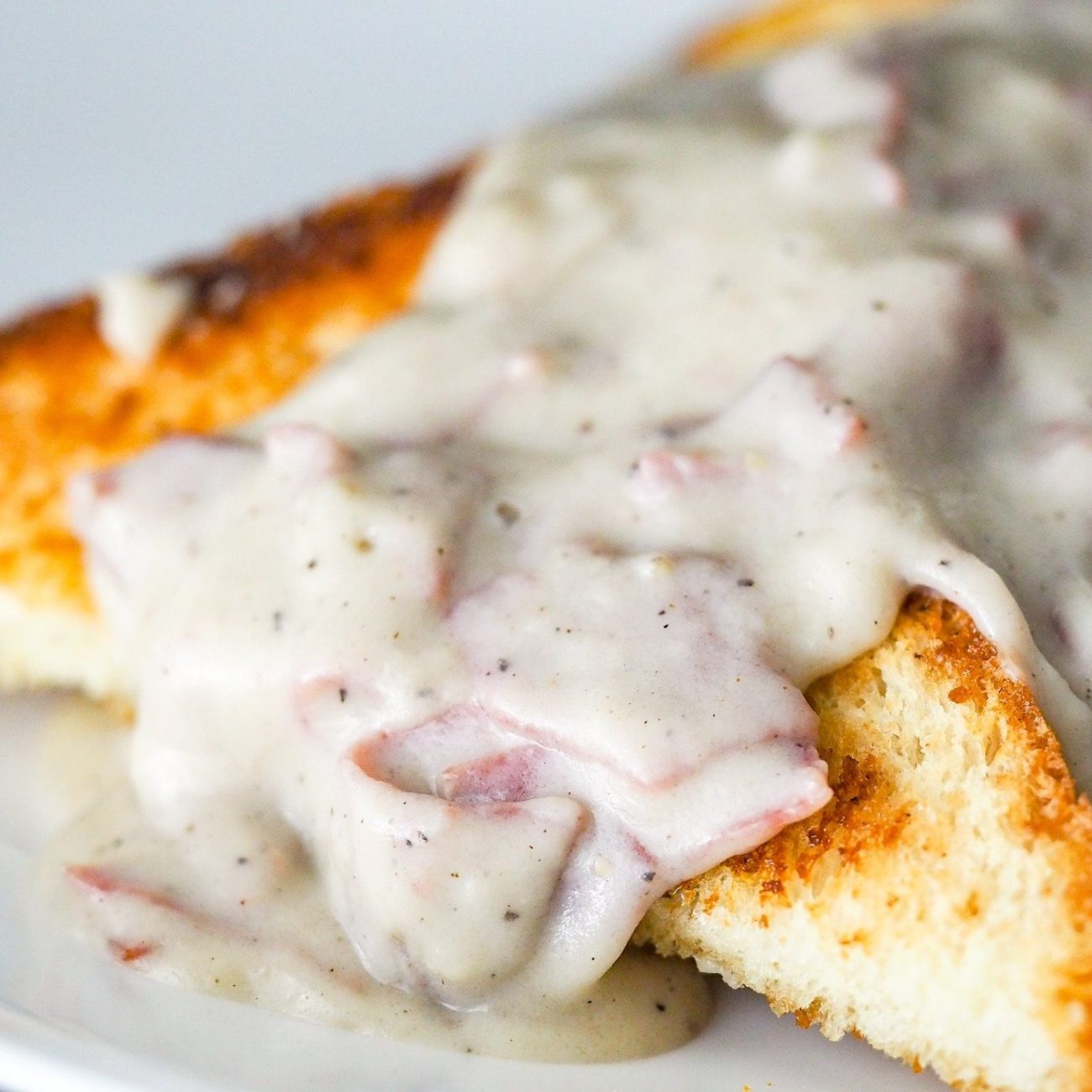 Creamy Chipped Beef on Toast: A Classic SOS Recipe