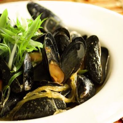 Creamy Coconut Milk Steamed Mussels Recipe