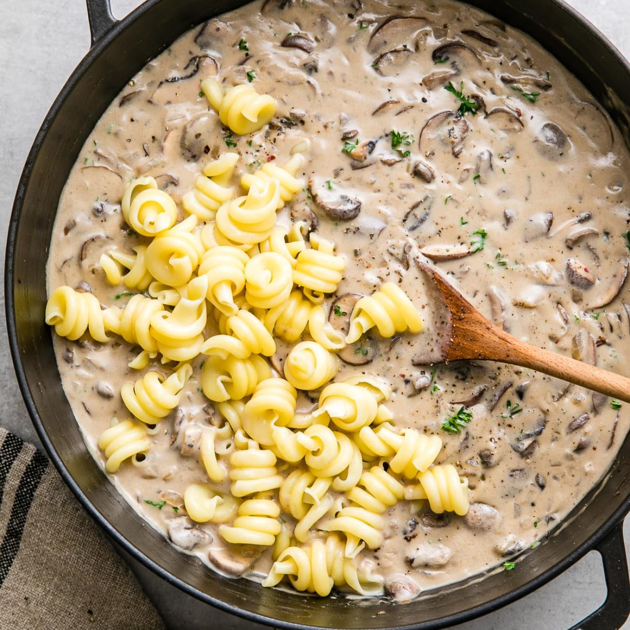 Creamy Mushroom Stroganoff Recipe – A Vegetarian Delight