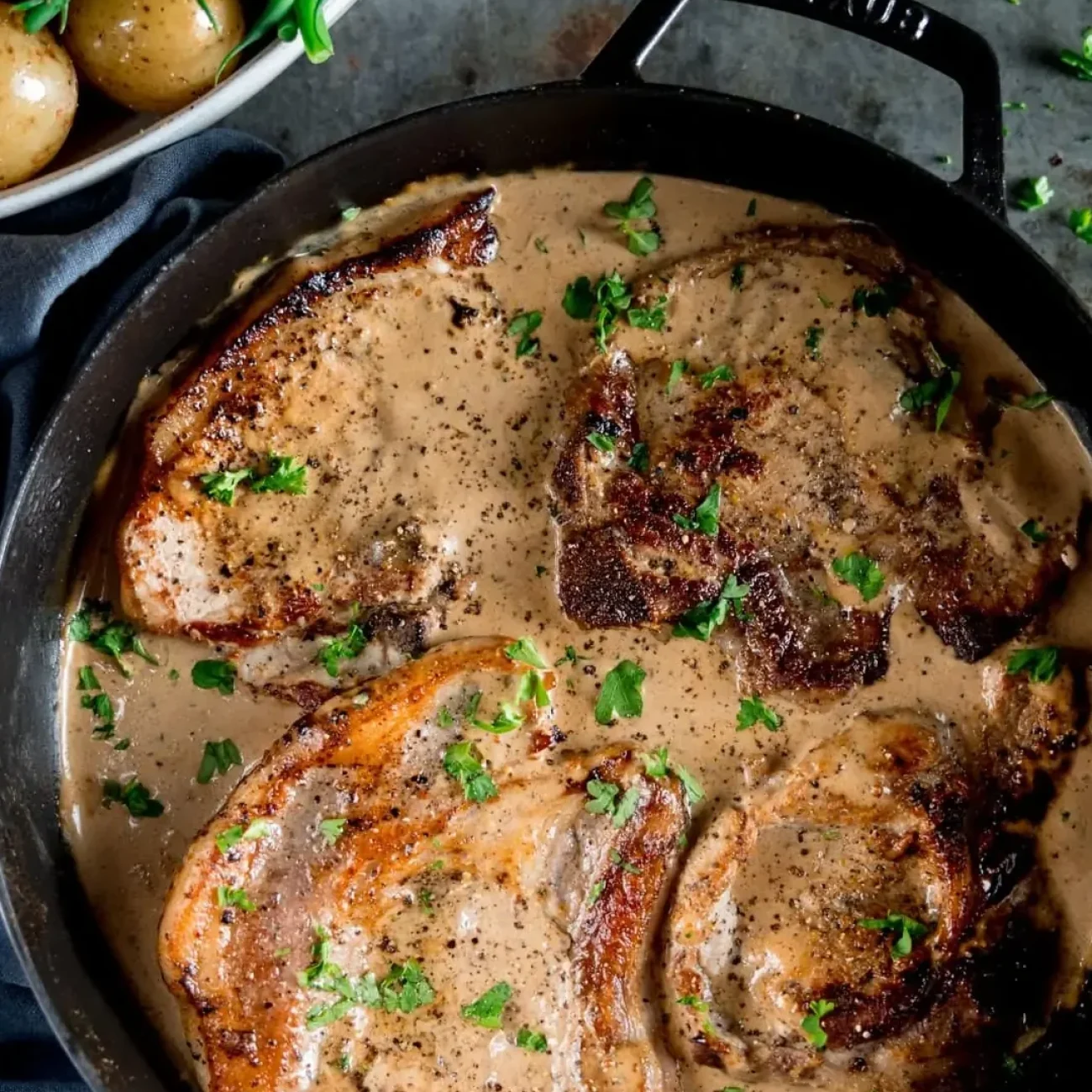 Creamy Mustard Steak with Garlic Mashed Potatoes Recipe