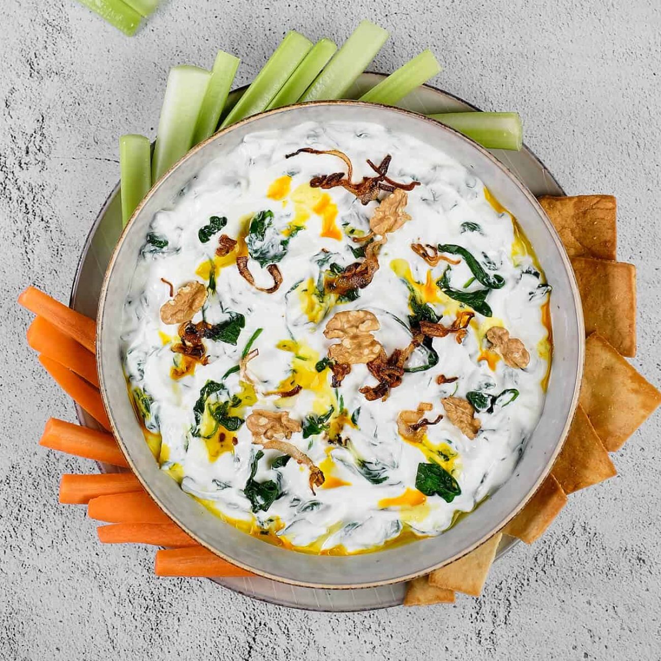 Creamy Spinach Borani Dip: A Traditional Persian Delight