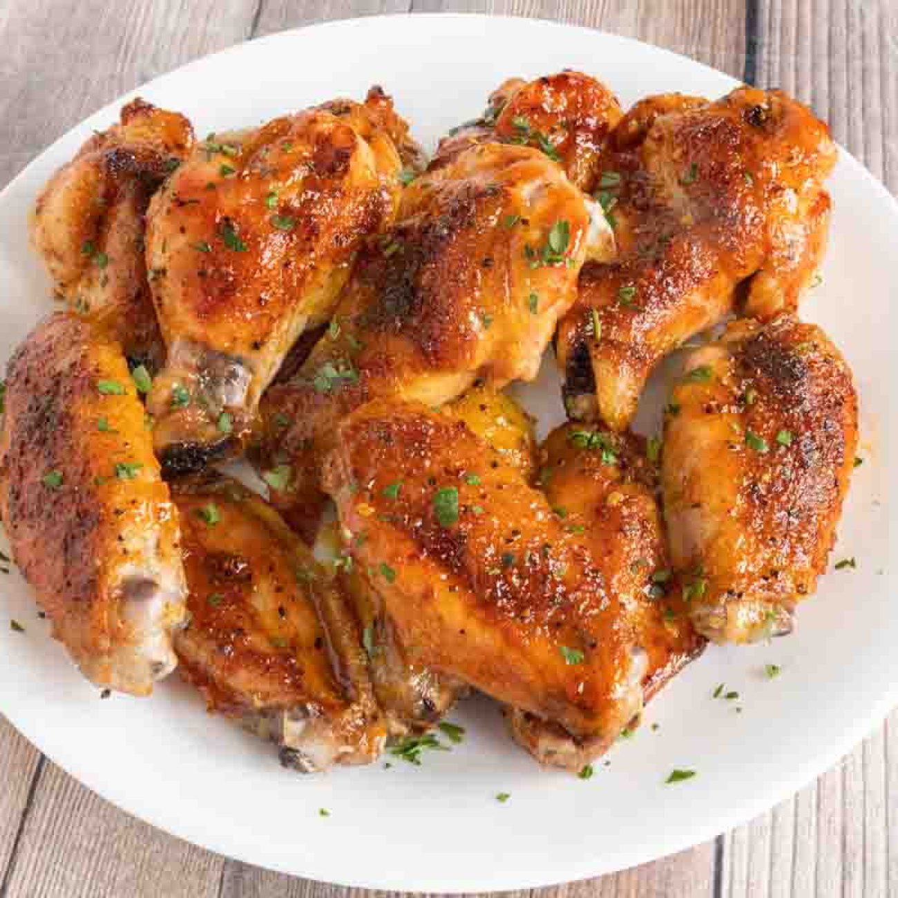 Crispy Honey Sriracha Chicken Wings