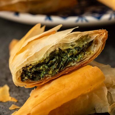 Crispy Mini Spinach Pie Bites: A Greek Spanakopita Recipe