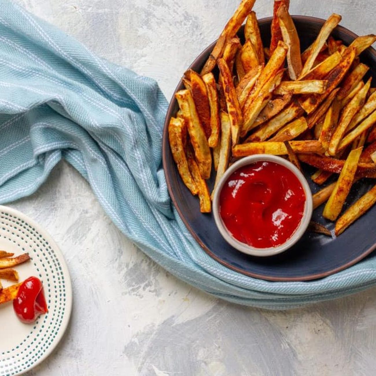 Crispy Oven-Baked Sweet Potato Fries with a Spicy Twist