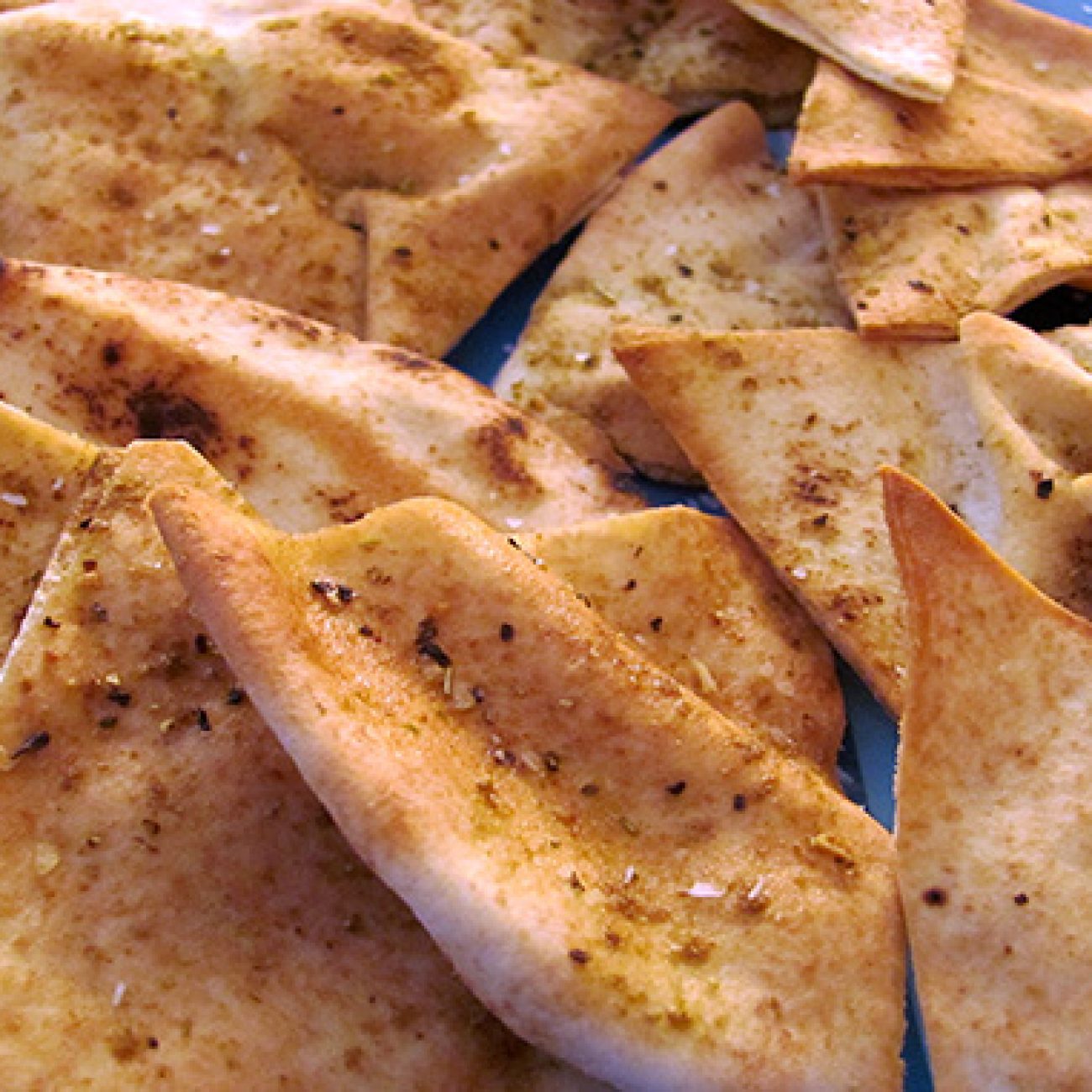 Crispy Pita Chips Paired with Creamy Spinach Dip Recipe