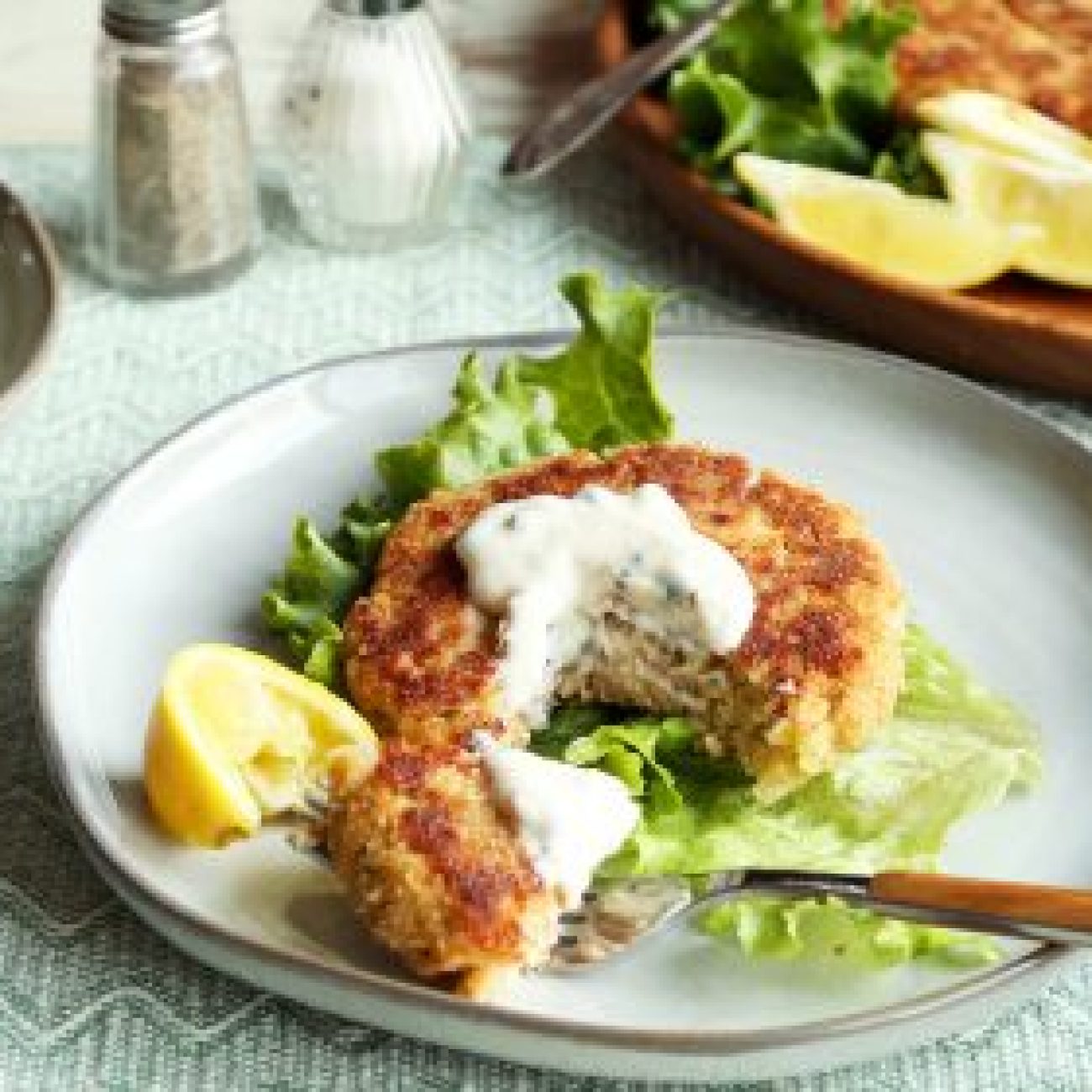 Crispy Salmon Cakes With Lemon Caper