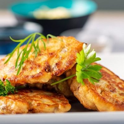 Crispy Salmon Cakes With Lemon-Caper