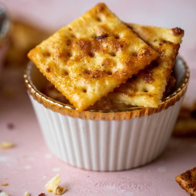 Crispy Seasoned Soda Crackers Recipe