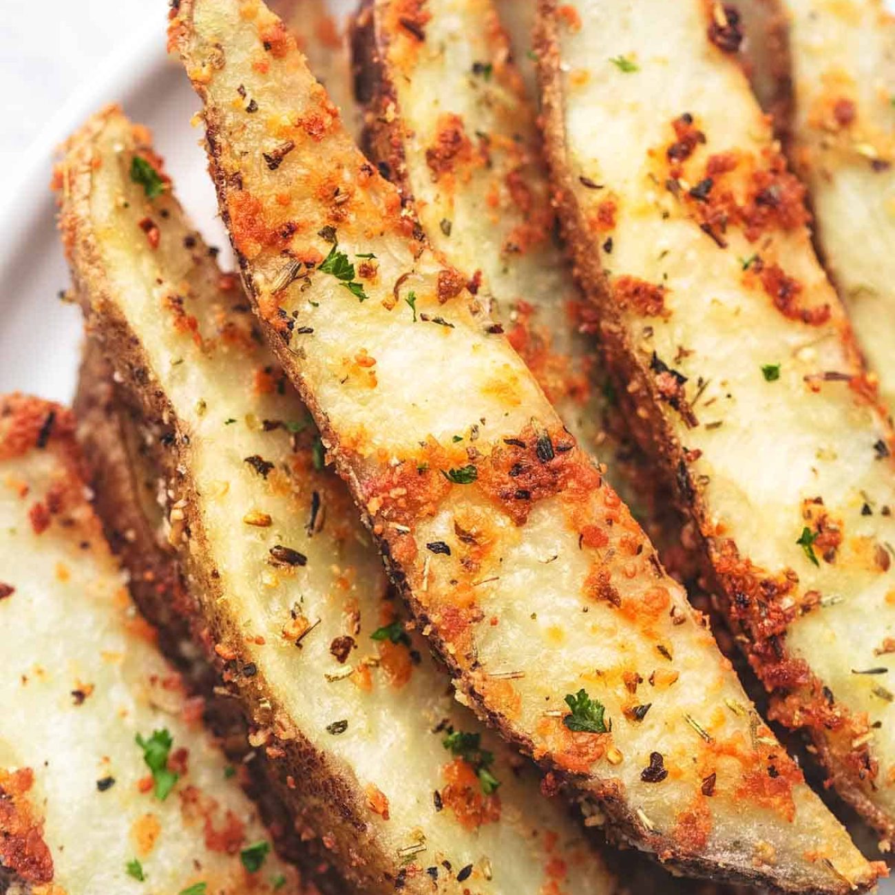 Crispy Spicy Potato Wedges with Cool Mint Yogurt Dip