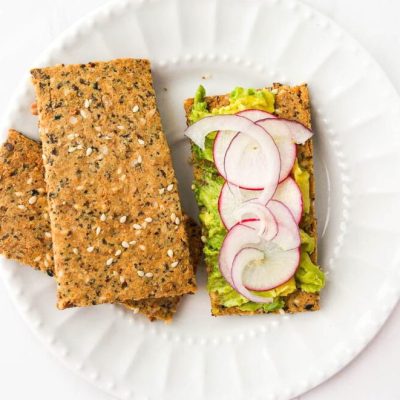 Crispy Swedish Flatbread Crackers: A Traditional Recipe