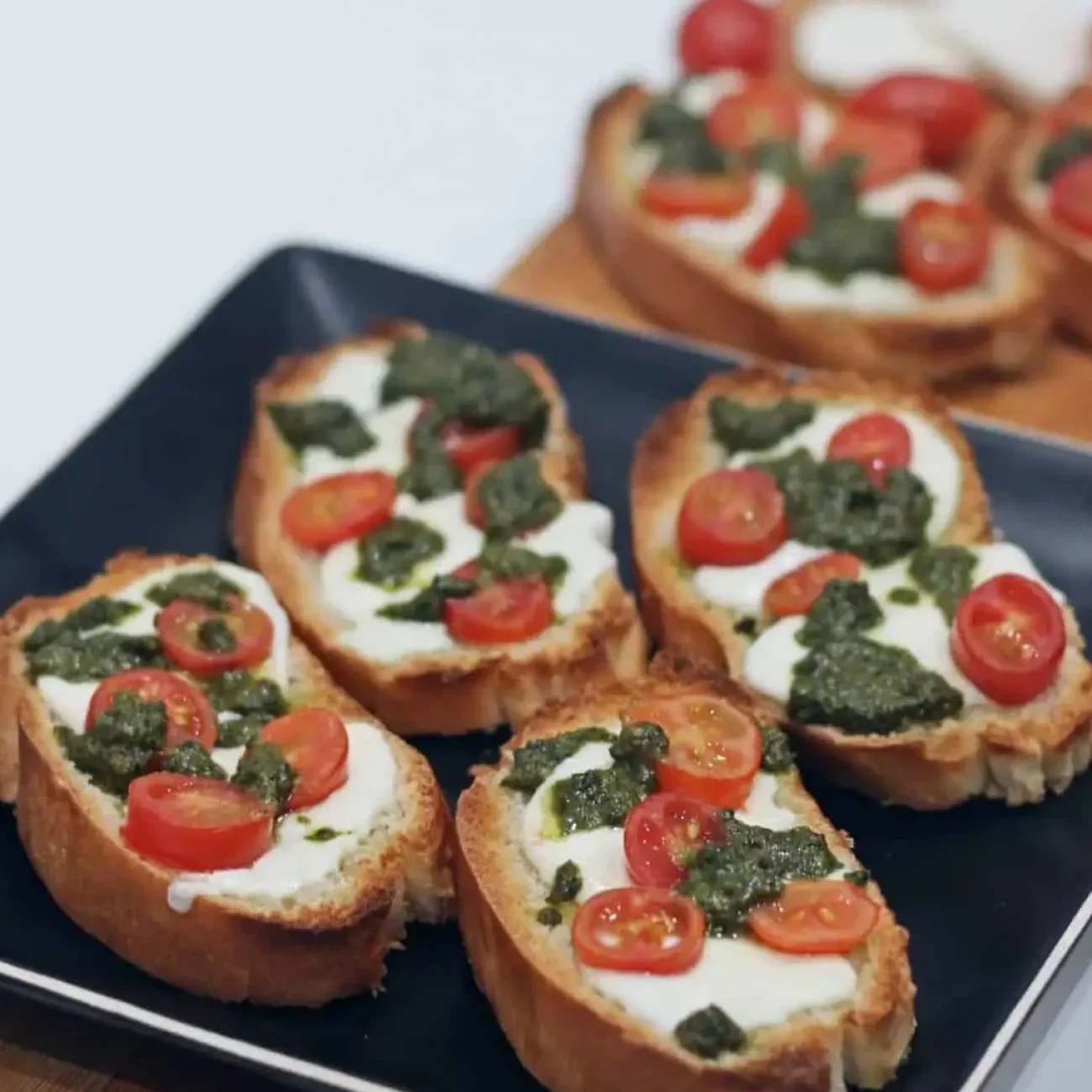 Crispy Tomato Crostini Bites: A Perfect Appetizer Recipe