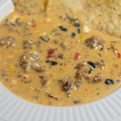 Crock-Pot Cheese Dip With Ground Beef