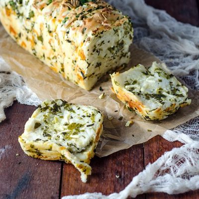 Crunchy Cheese And Herb Pull- Apart Bread