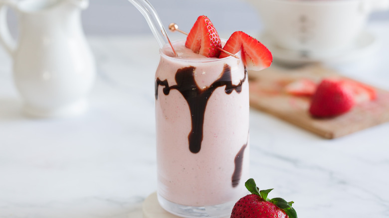 Decadent Strawberry-Chocolate Thick Shake Recipe