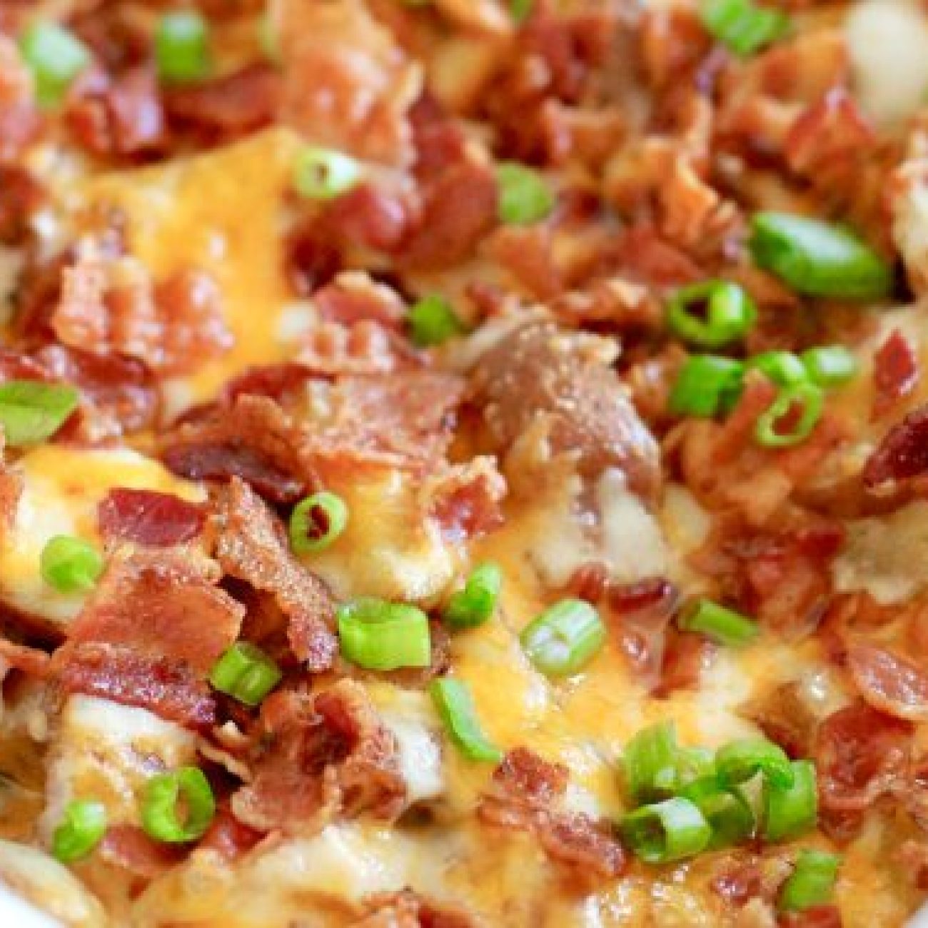 Delicious Cheesy Bacon And Green Onion Potato