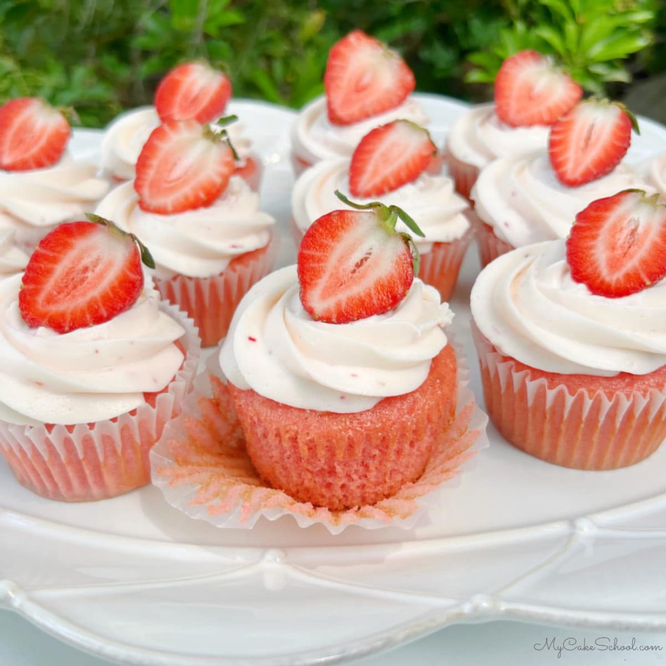 Delicious Strawberry Cupcakes