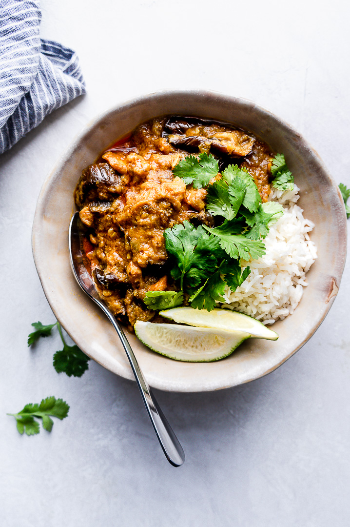 Delicious Thai Red Curry Chicken with Eggplant Recipe