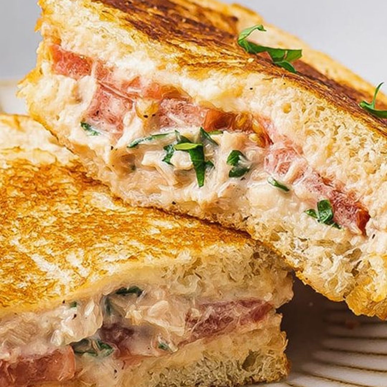 Deliciously Cheesy Ultimate Tuna Melt Recipe