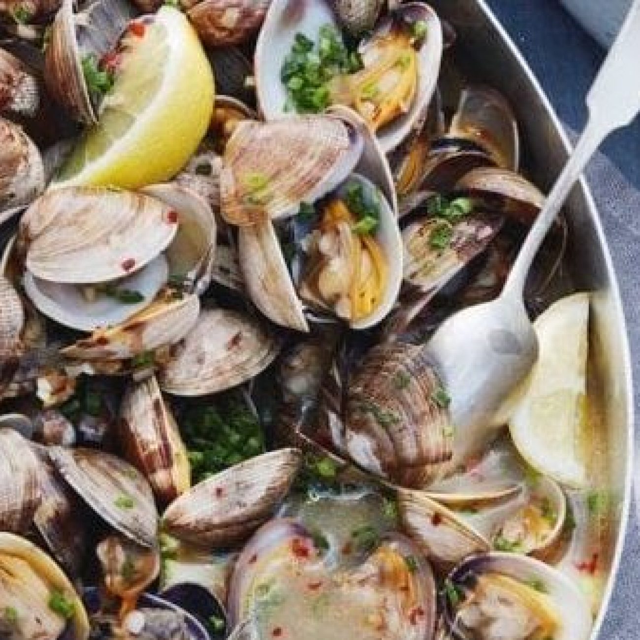 Easy and Flavorful Steamed Clams Recipe