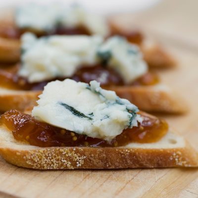 Easy Blue Cheese Crostini