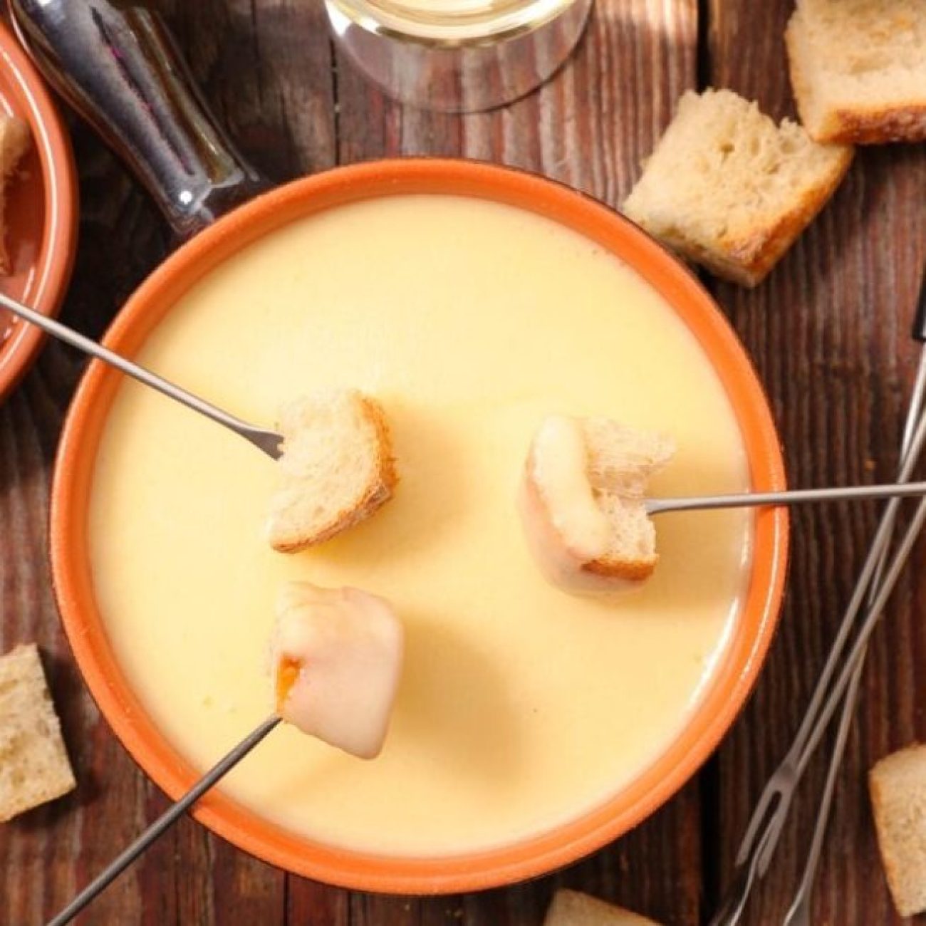 Easy Cheesy Fondue #Ragu