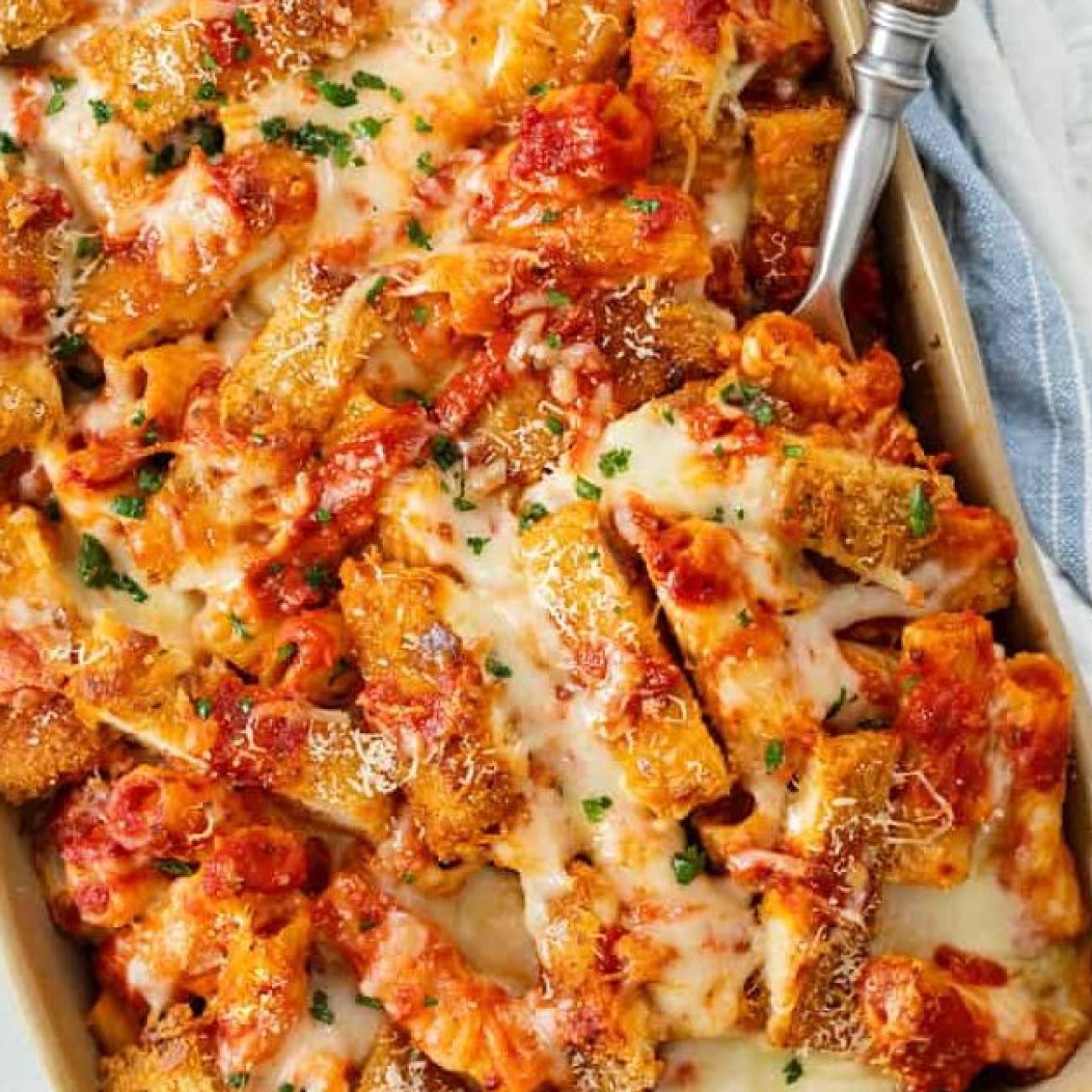 Easy Chicken Parmesan Casserole