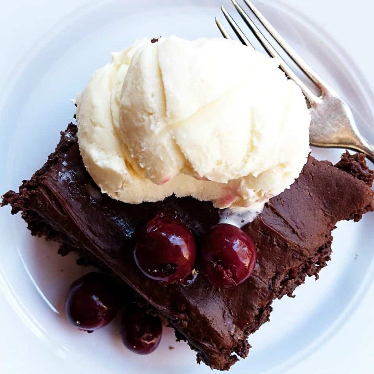 Easy Chocolate Cherry Cake