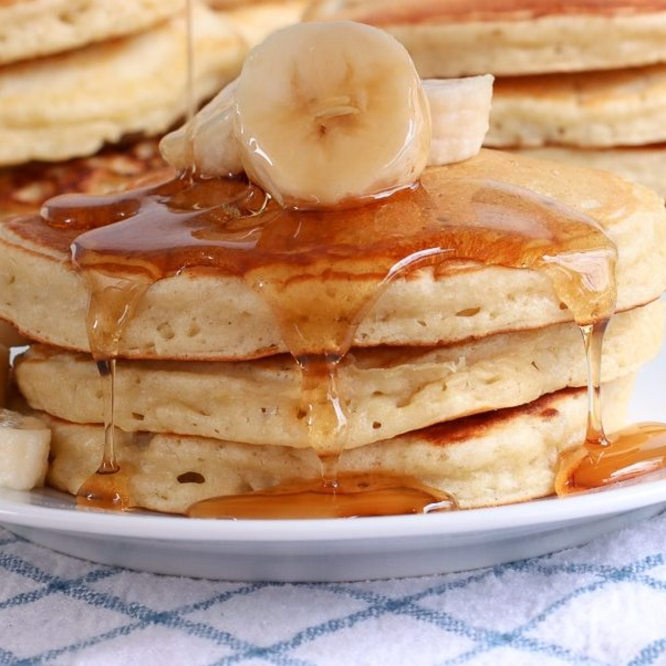 Easy Fluffy Banana Vanilla Pancakes Recipe
