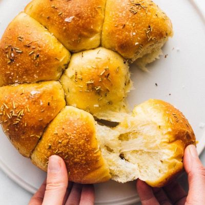 Easy Homemade Sourdough Dinner Rolls Recipe