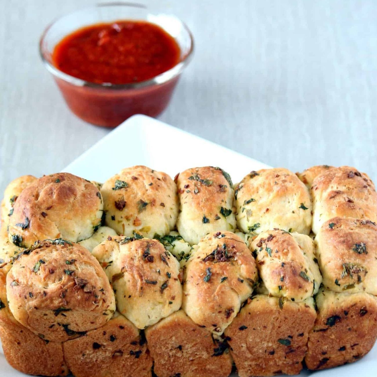 Easy Mini Garlic Pull-Apart Bread Recipe for Busy Homeowners