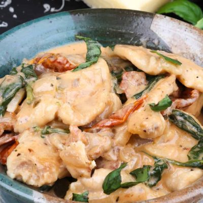 Easy One-Pan Creamy Tuscan Garlic Chicken Recipe