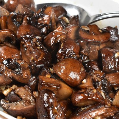 Easy Sauteed Button Mushrooms With