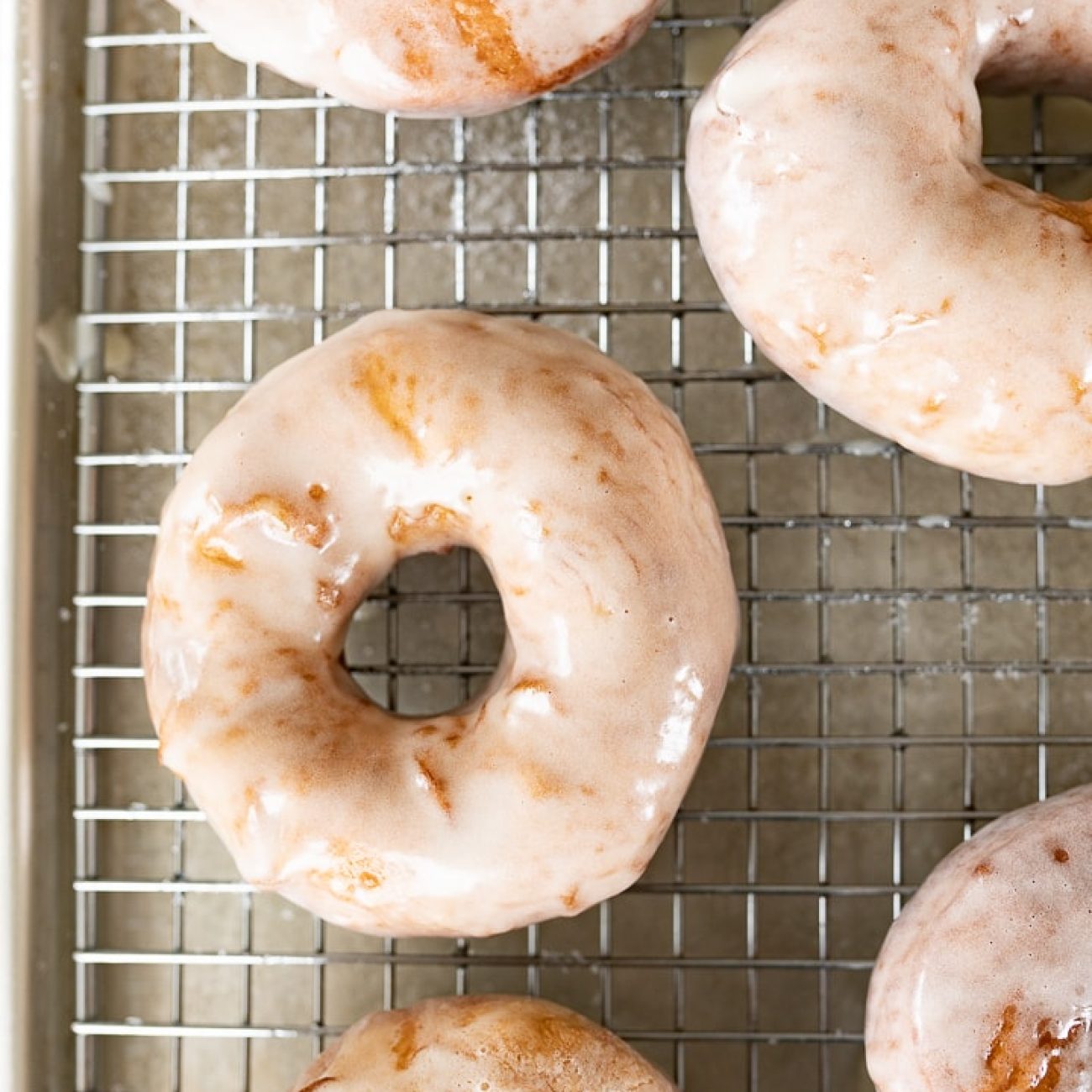 Easy Vanilla-Almond Glaze Recipe Perfect for Homemade Doughnuts