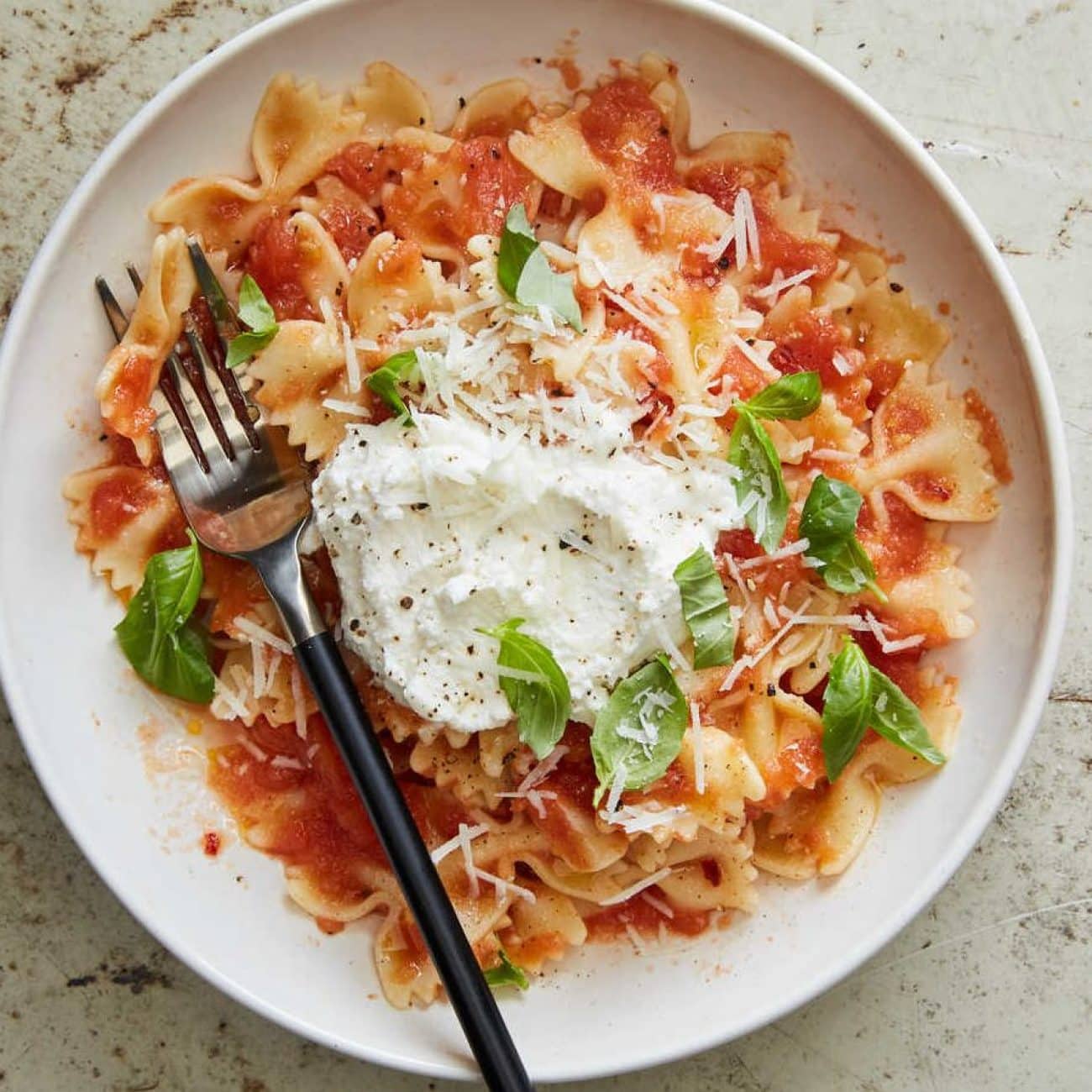 Fresh No-Cook Tomato Sauce Spaghetti Recipe