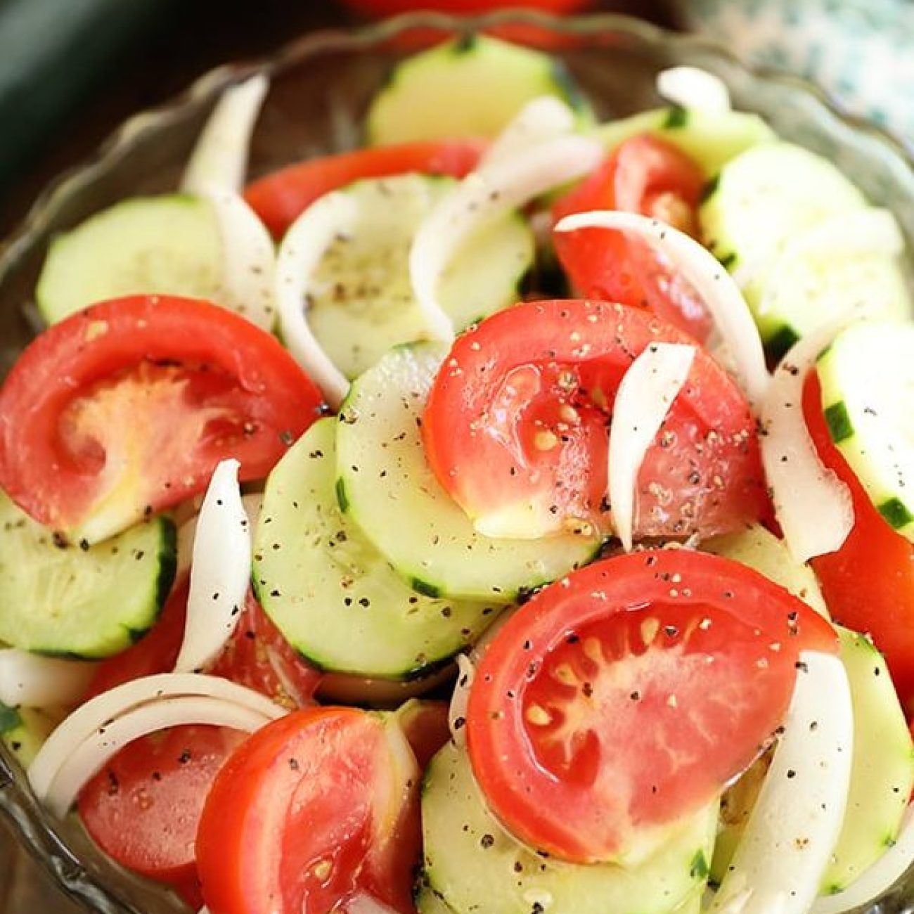 Fresh Summer Tomato and Onion Salad Recipe