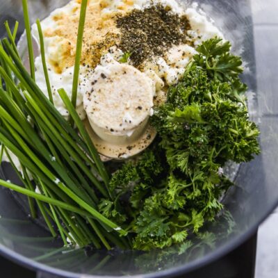 Fresh Vegetables With An Herbed Garlic Dip