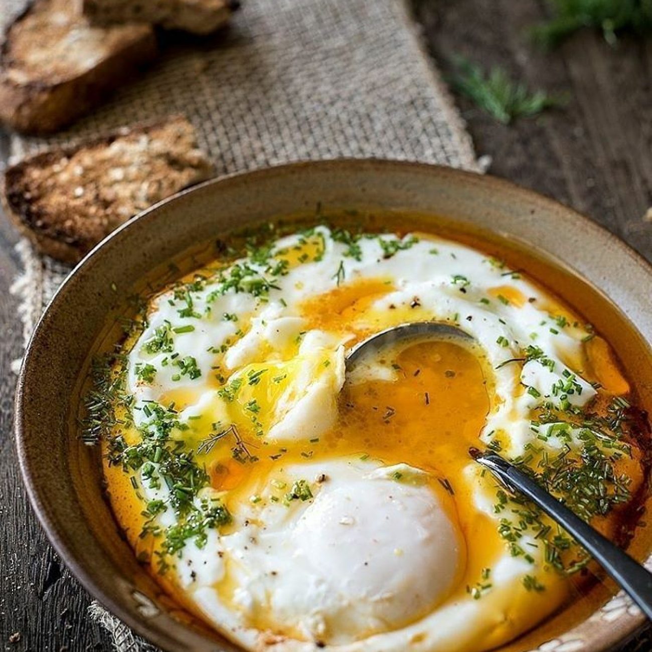 Fried Eggs With Dill